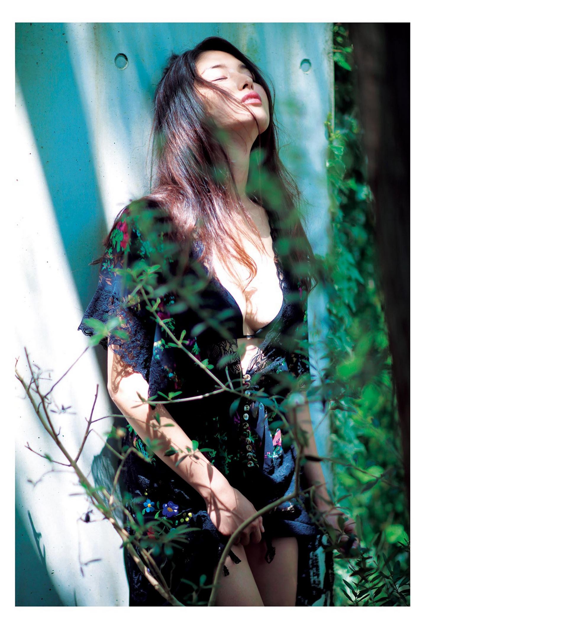 橋本マナミ写真集 『MANAMI BY KISHIN』(2014.12.08)